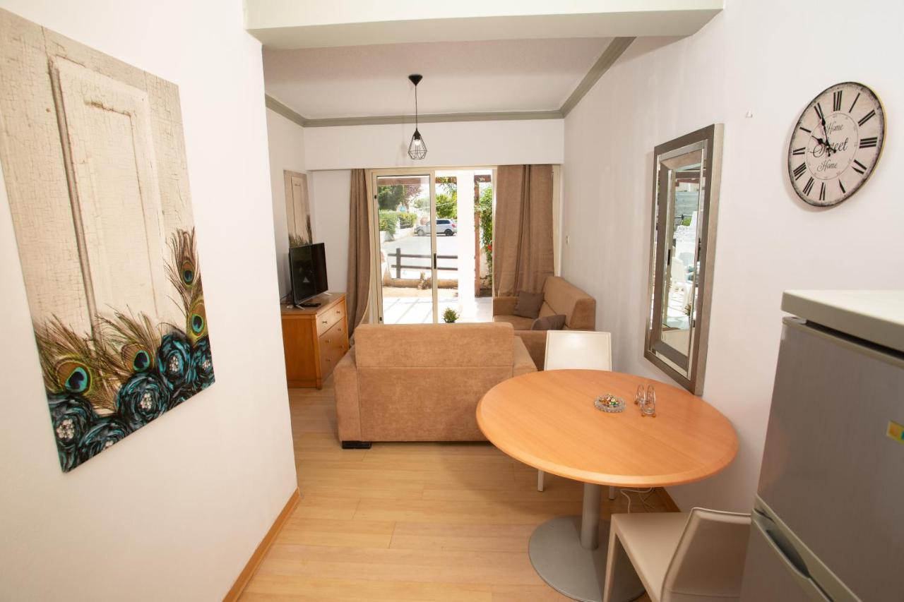Always Welcome! Near Beach, Cml Swimming Pool Paphos Bagian luar foto